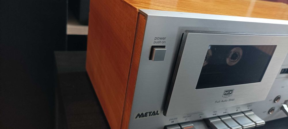 Technics M8 w drewnie