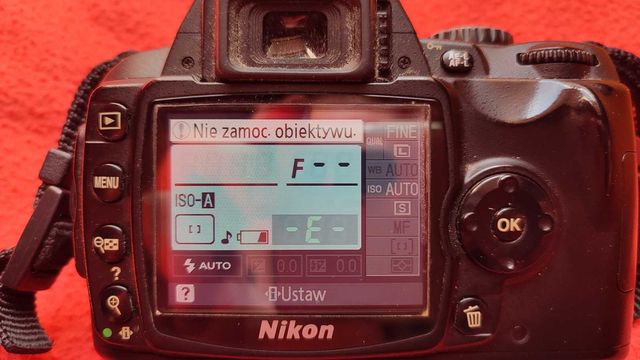 Aparat fotograficzny Nikon D40x + obiektyw Nikkor 18-55 mm