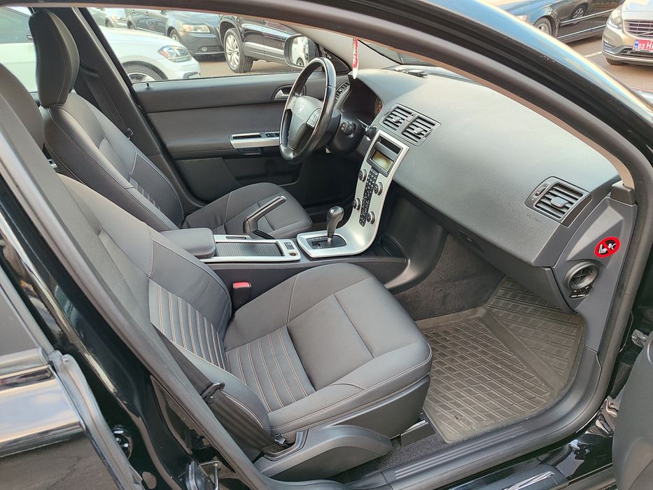 Volvo V50 2,0 D3 автомат 2012рік з Швейцарії