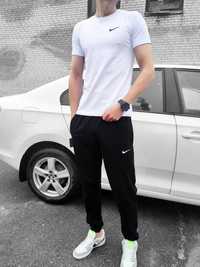 Чоловічий комплект Nike 
(штани + футболка біла)