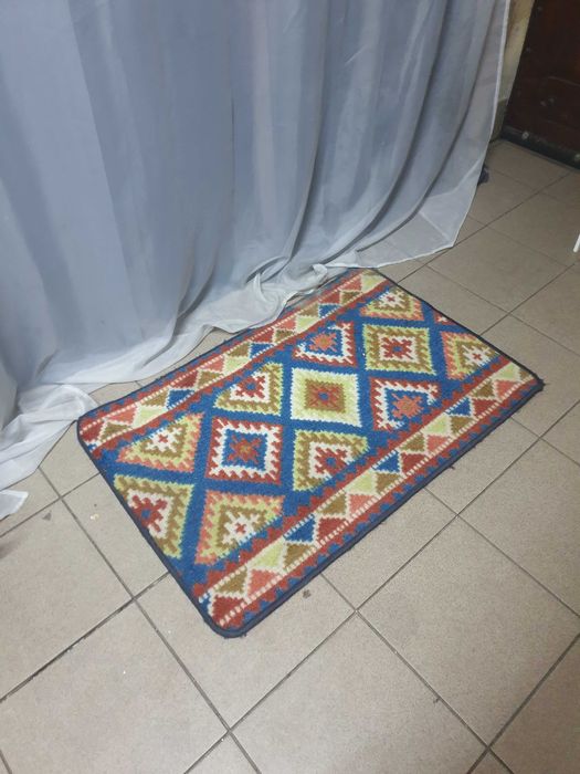 Dywan 95cm x 65 dywanik wycieraczka romby kwadratowy kolorowy