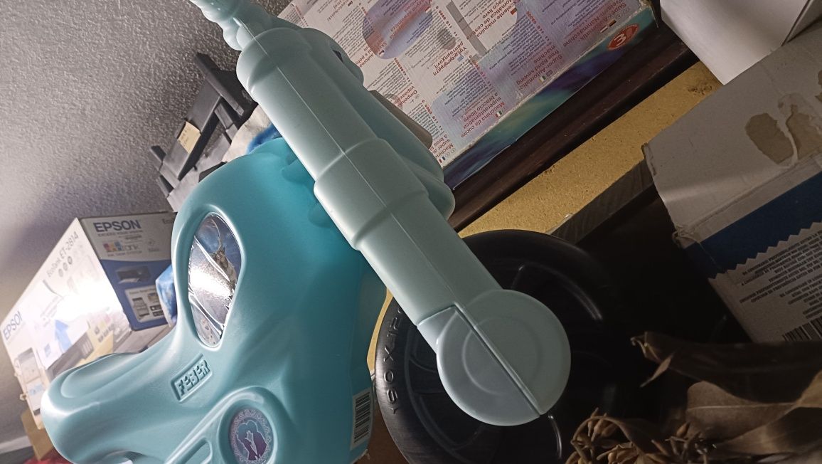Brinquedo mota Frozen