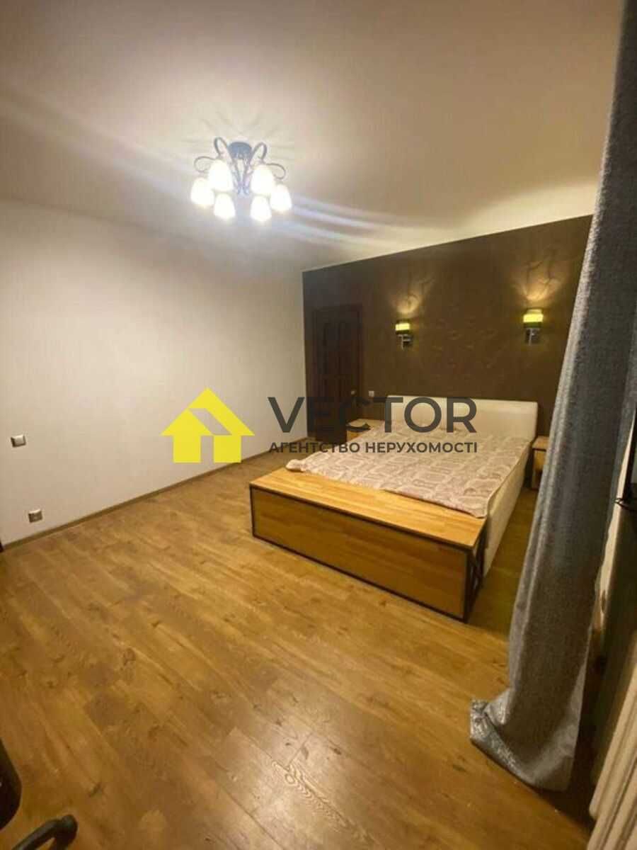 Продаж 3к квартири з ремонтом 77 м2, цегляний будинок, ТЕРМІНОВО