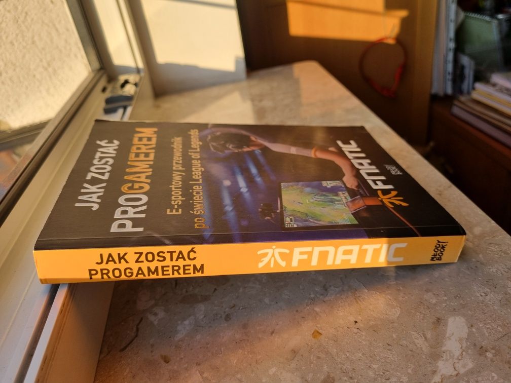 książka "FNATIC: Jak zostać progamerem." League of Legends