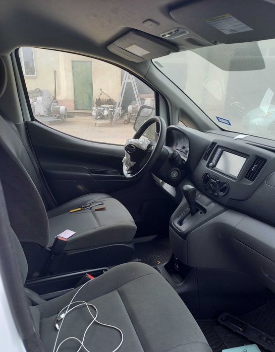 Микроавтобус грузовой Nissan NV 200