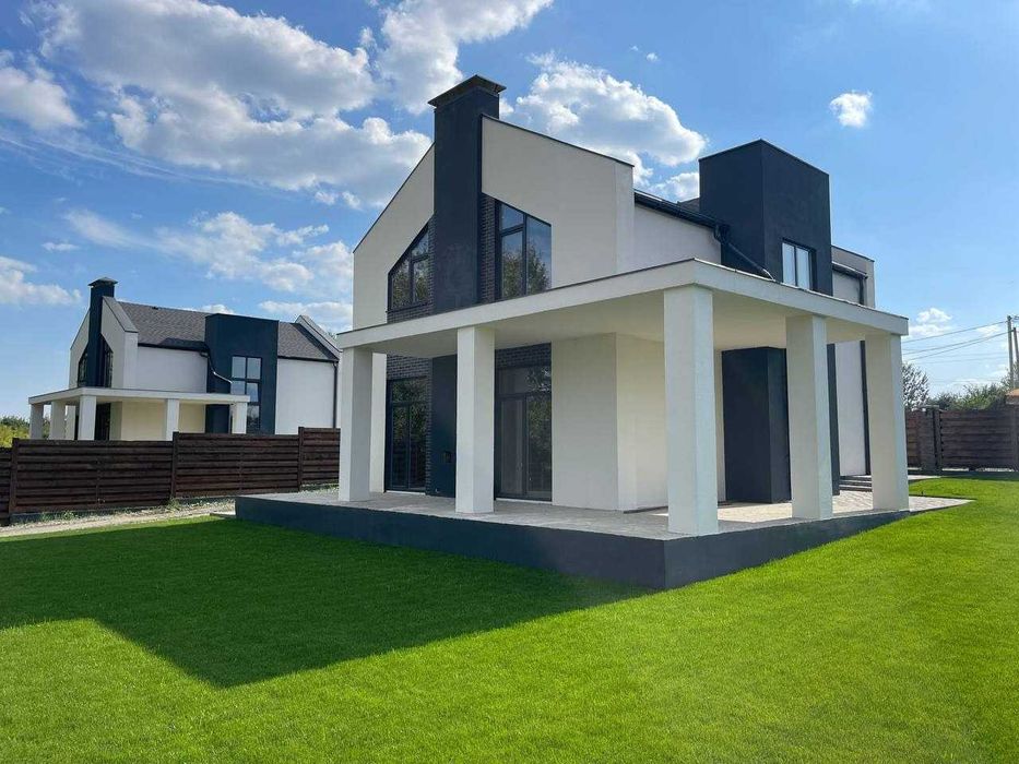 Будинок 247 м² на березі озера, 11 соток землі