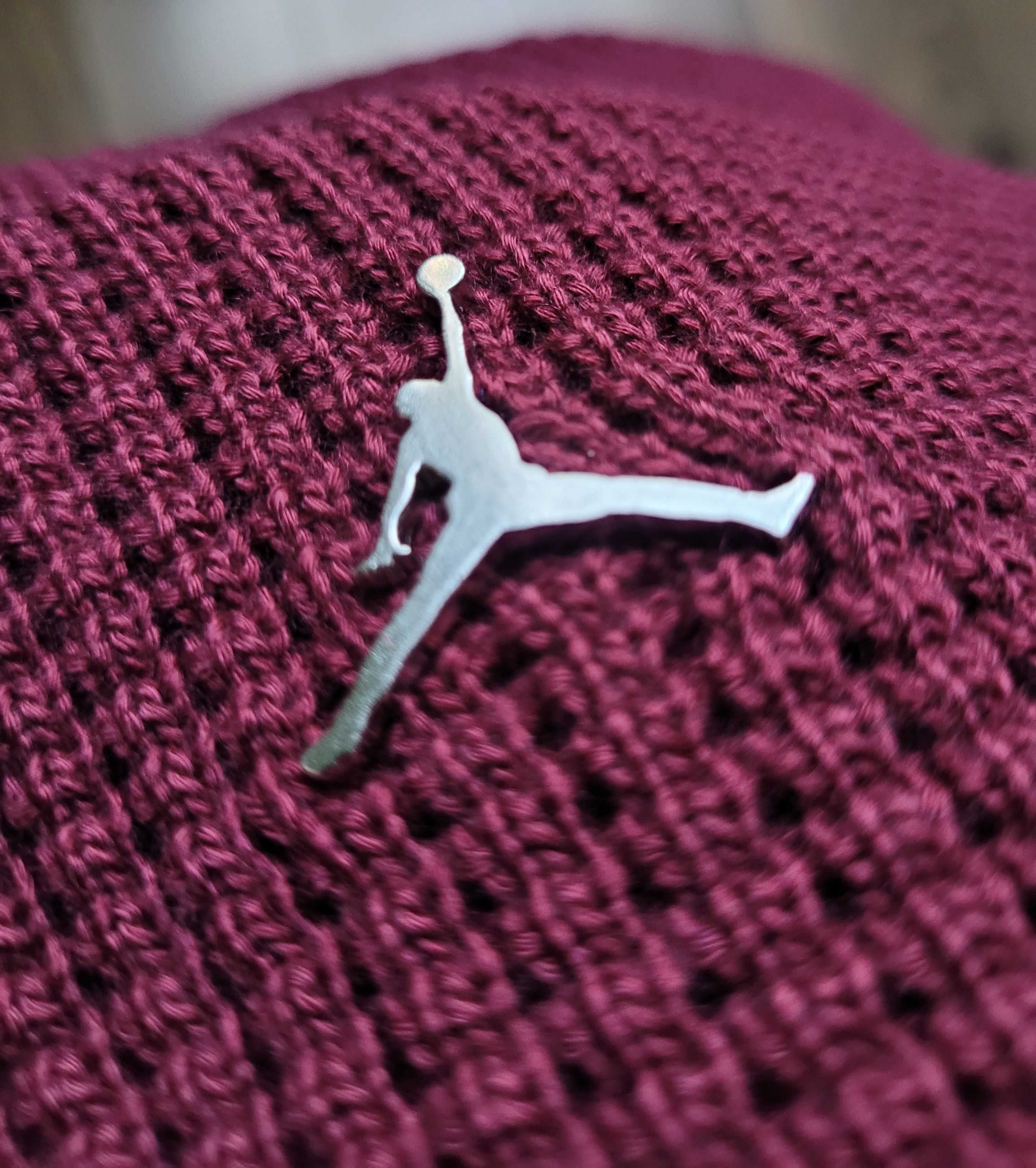 czapka beanie Nike Jordan Jumpman czerwona zimowa z metalowe logo NOWA