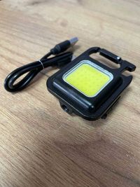 Акумуляторний ліхтарик LED Mini Ліхтарик брелок,магніт,карабін, лед.