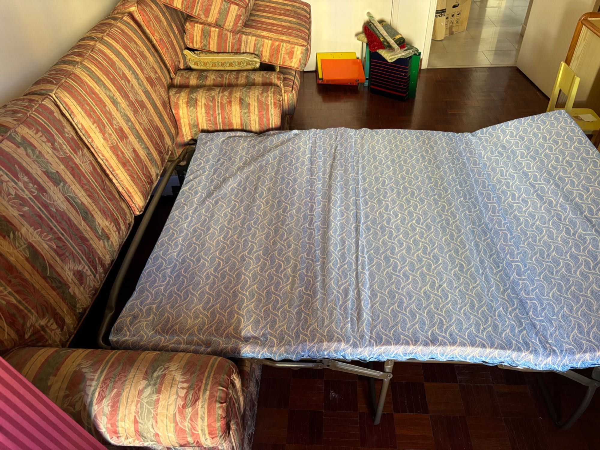 Poltrona + Sofá cama de 2 lugares