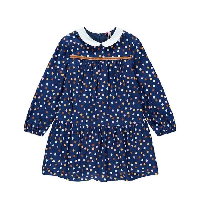 Vários vestidos de menina, tamanho 4 anos.