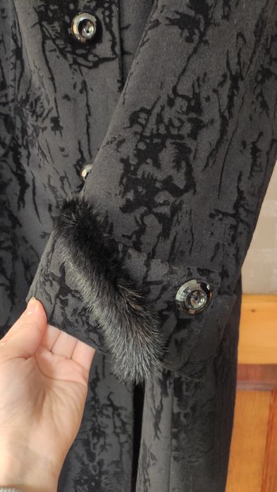 Жіноче шерстяне пальто 60р.