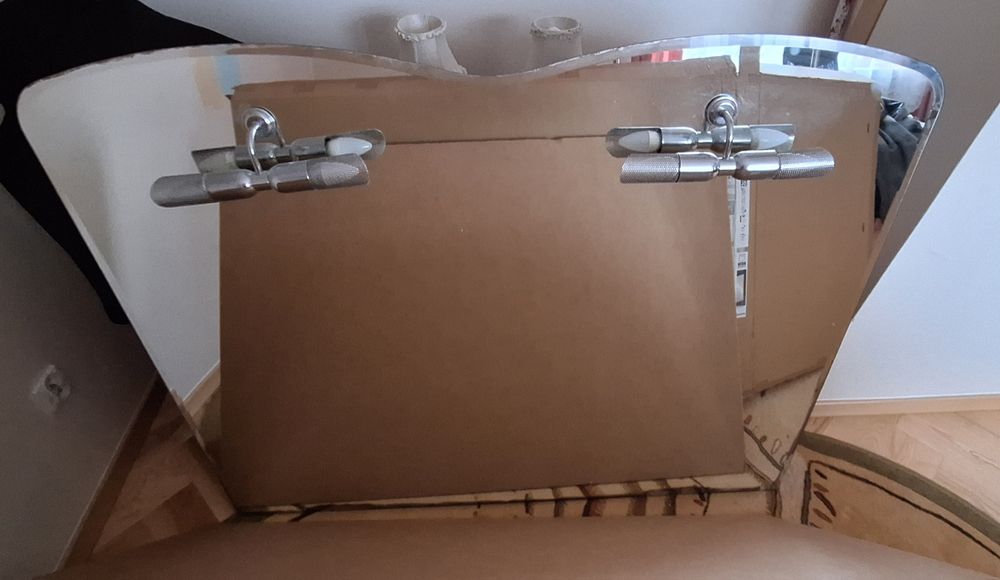 Duże lustro do łazienki