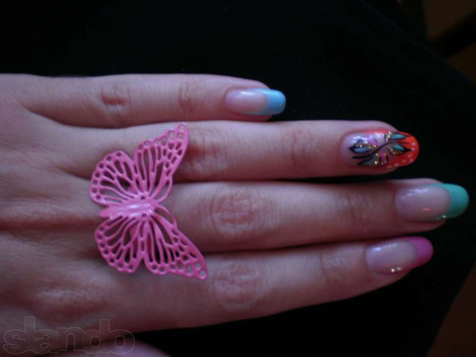 Розовое кольцо с бабочкой