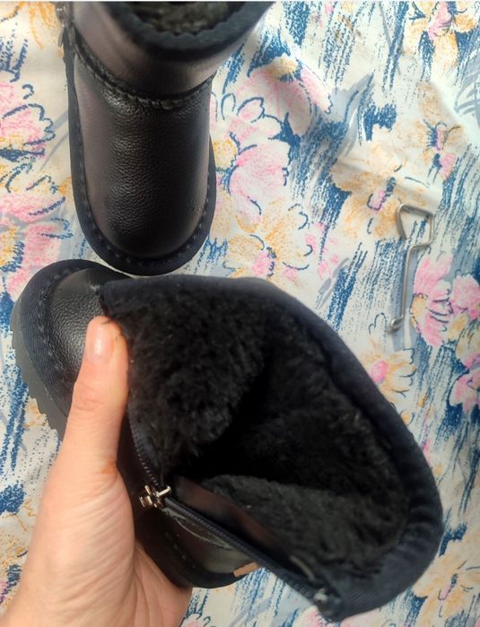 НОВІ шкіряні теплі угги 22р