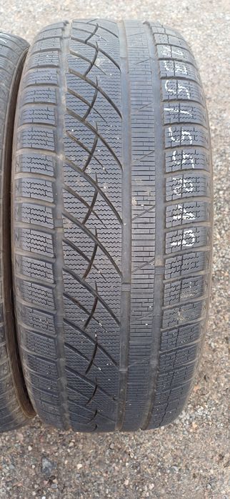 235/55R19 105V , dwie używane opony zimowe.