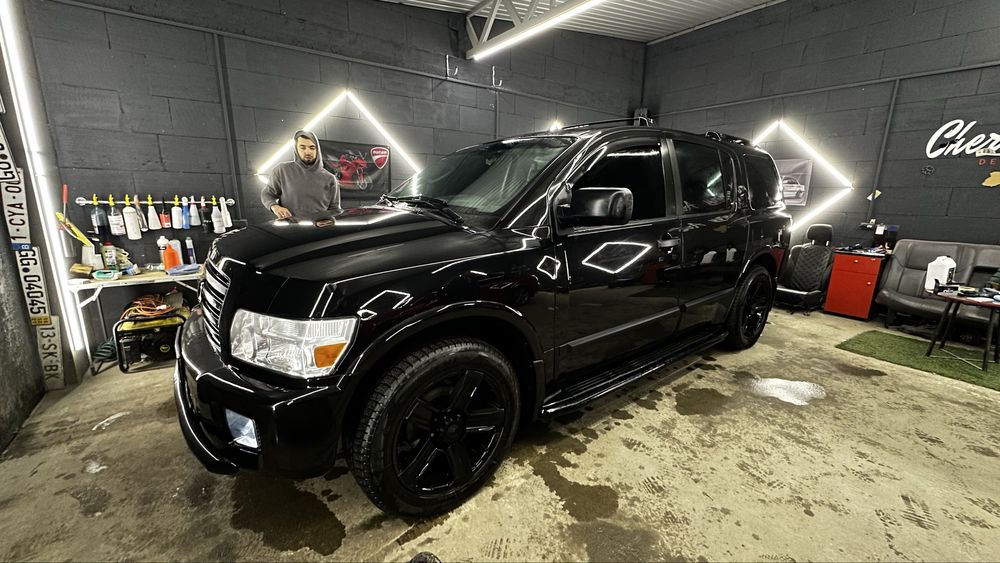 Терміново Infiniti qx56