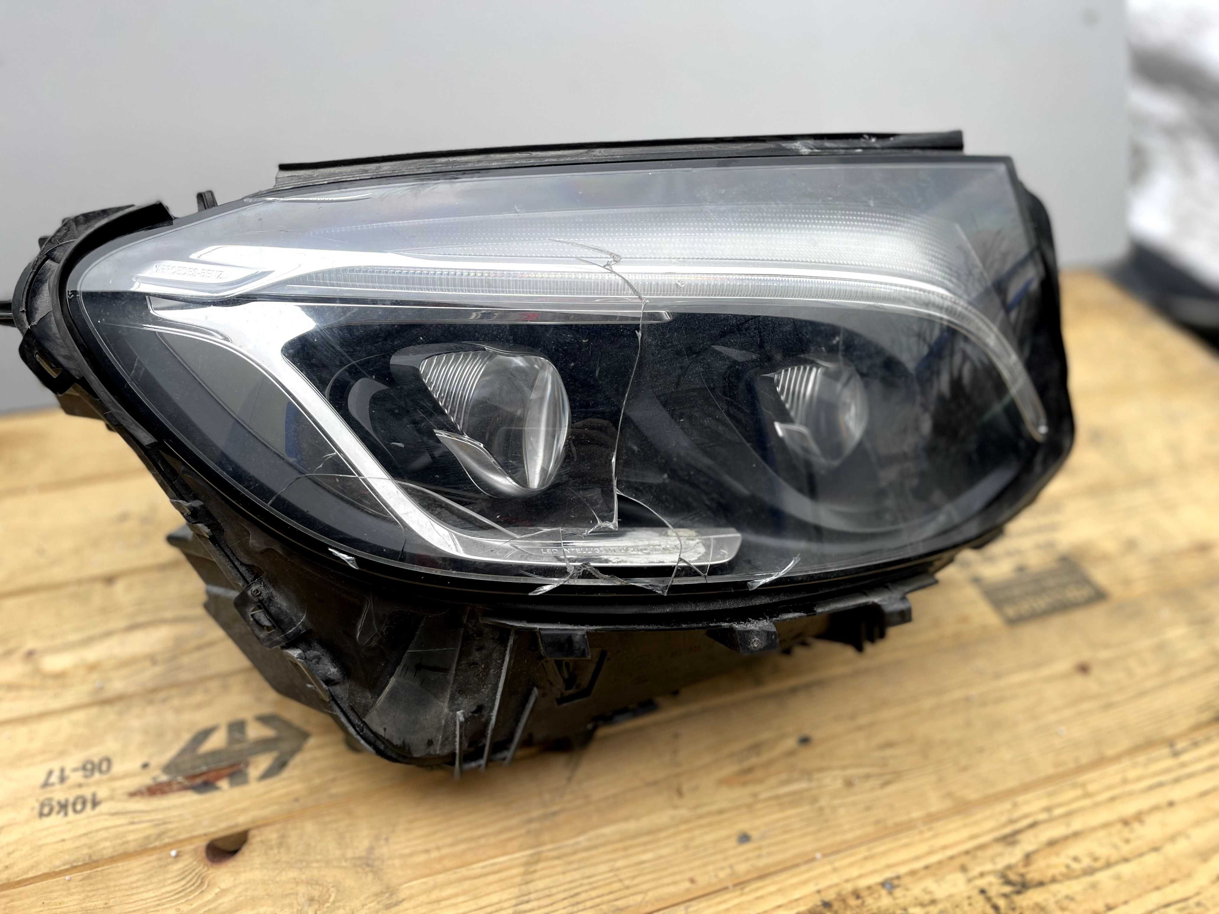 Lampa przód prawa Mercedes GLC W253 253  LED