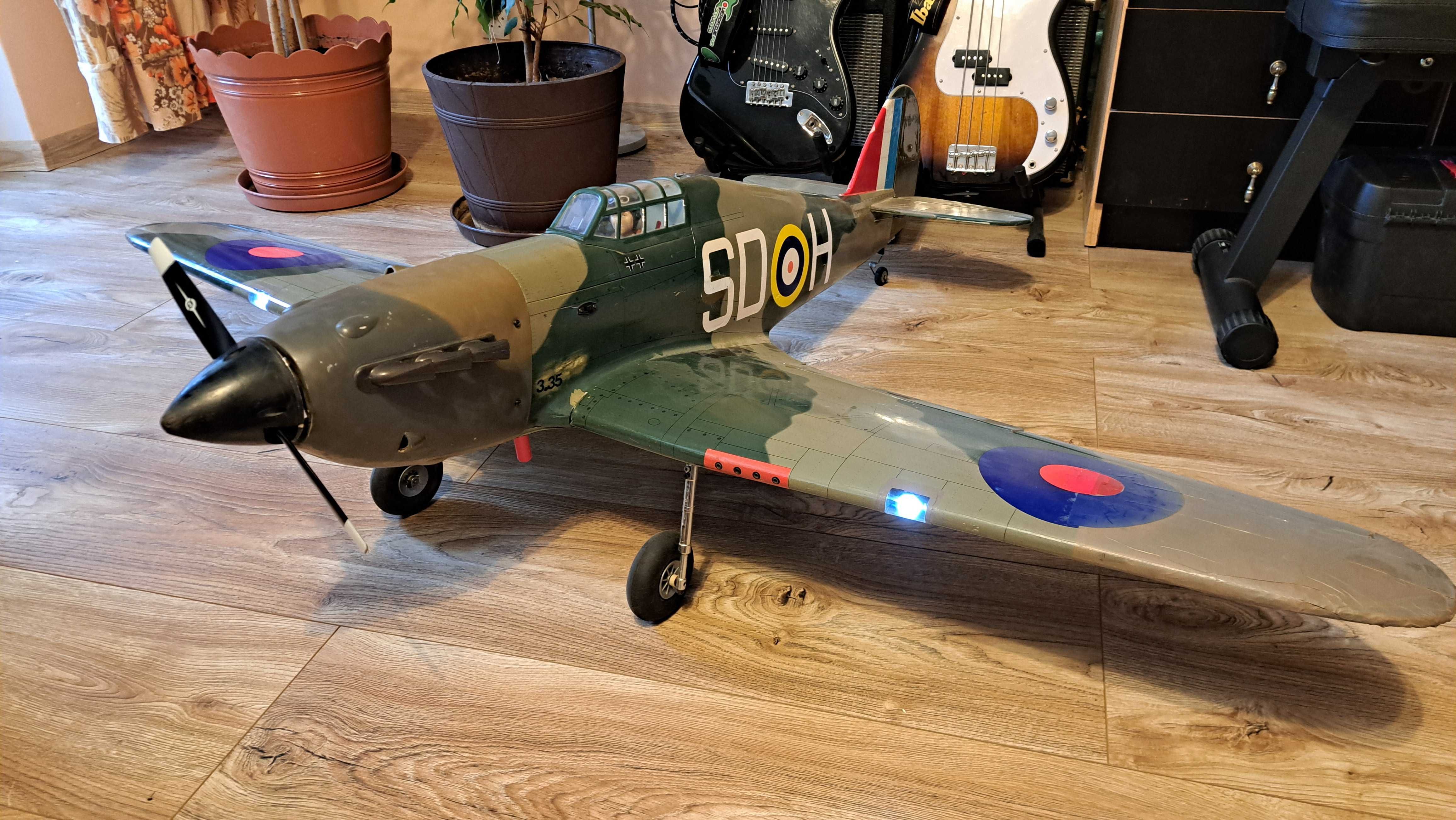 Samolot RC, hurricane black horse