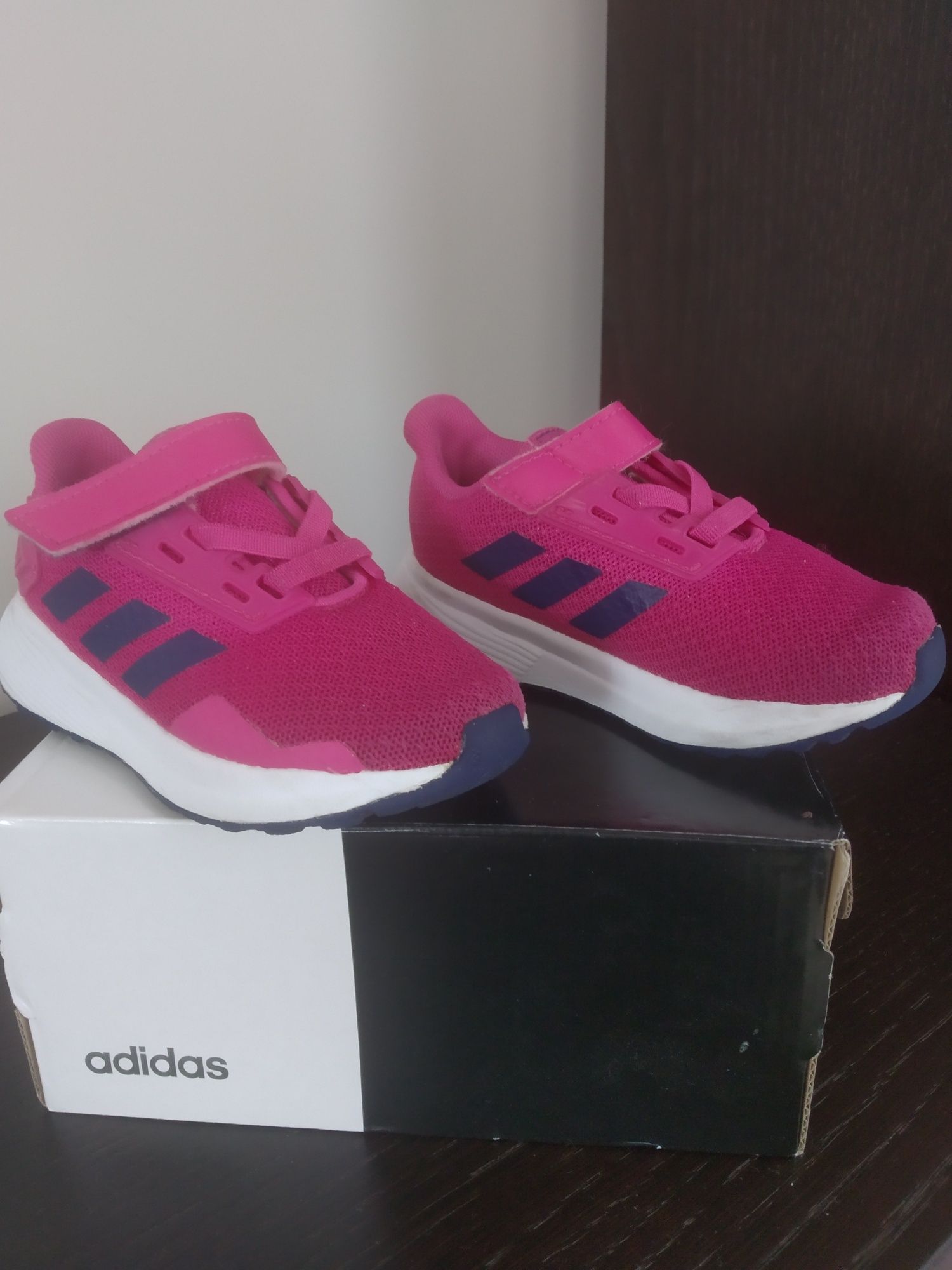 Buty adidas rozm 22.