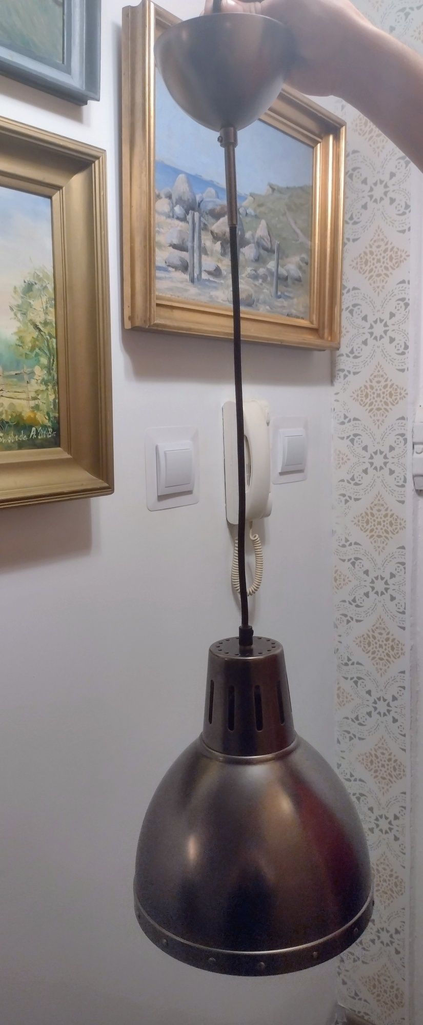 Wisząca metalowa lampa w stylu loftowym