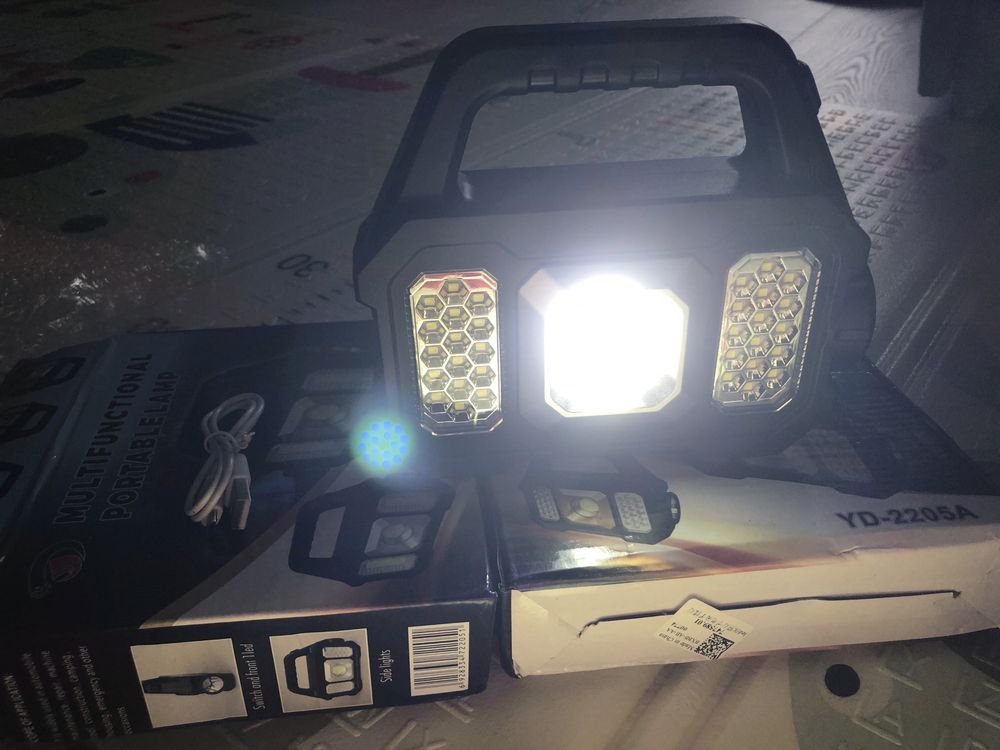LED ліхтарик з акумулятором