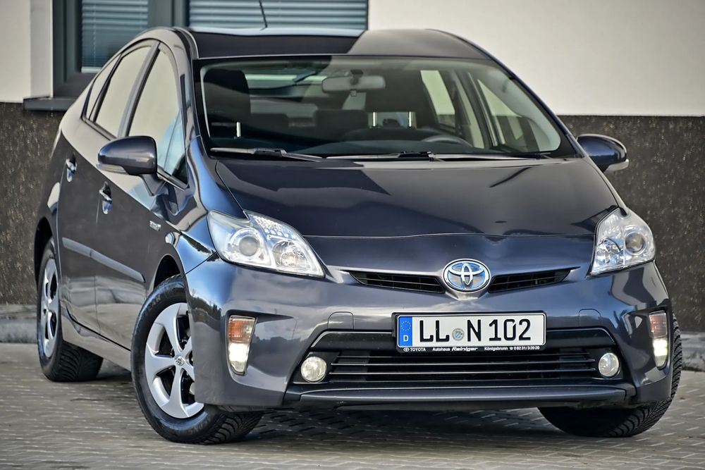 Toyota Prius 1.8 VVT-i Hybryda 99KM Automat Kamera cofania HeadUP display