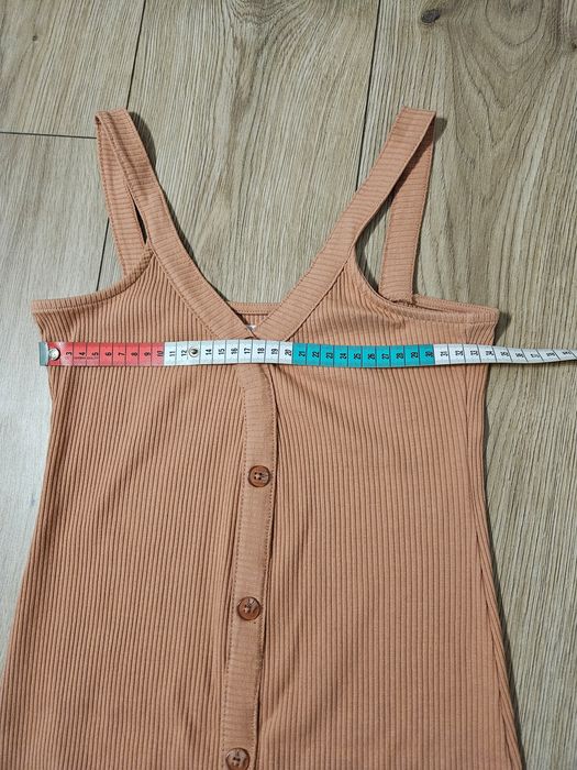 Letnia sukienka w prążki w łososiowym kolorze rozmiar S