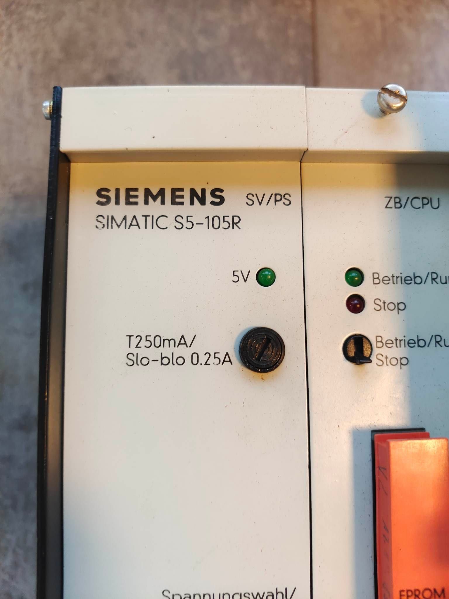 Siemens simatic S5 105R 6ES5 105-3RA11 sv/ps komputer + eprom