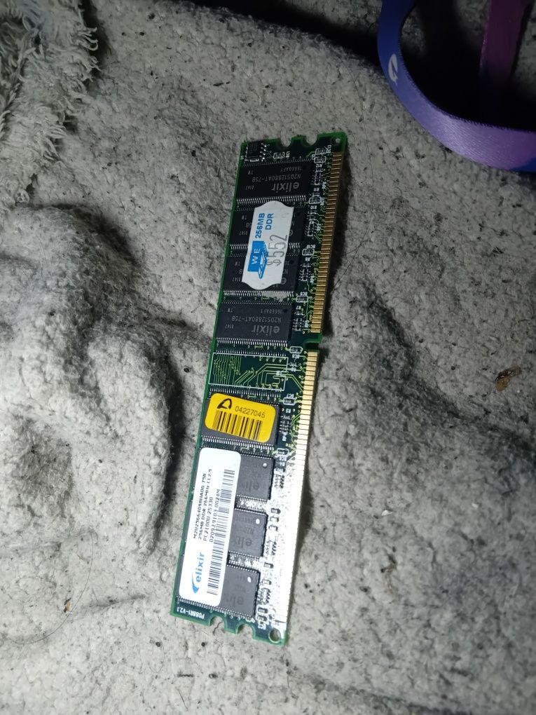 Mam do sprzedania Koś ram 256mb
