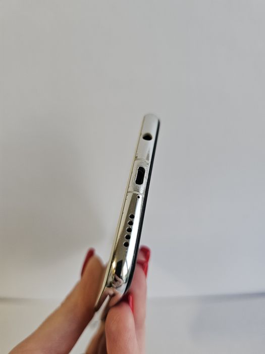 Смартфон Huawei P20 Lite 4/64gb