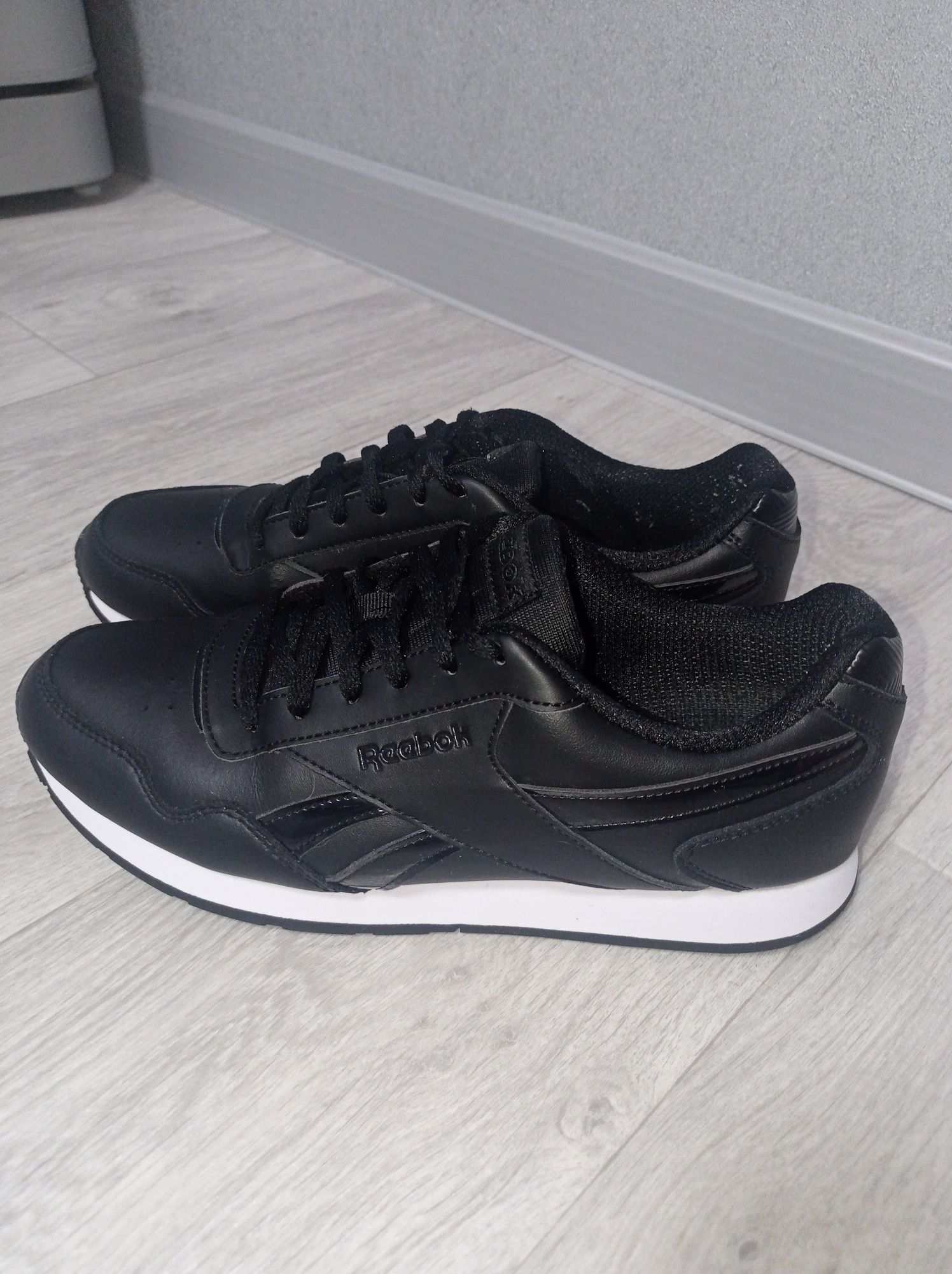 Продам кросівки Reebok 40р.