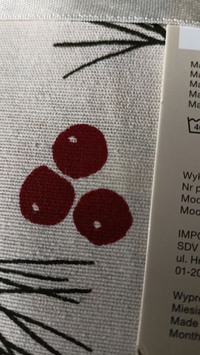 Obrus   beżowy świąteczny 138x200 cm Smukke