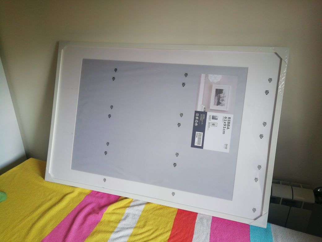 Moldura branca ikea ainda embalada 61*91cm