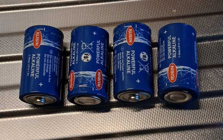 Automatyczna miska dla kota lub psa. 6 komór po 200 ml