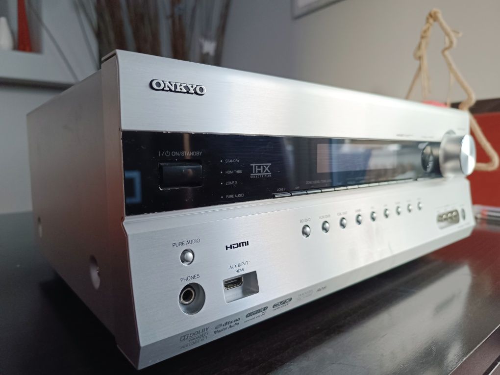 Amplituner stereo kina domowego 7.2 kanałowy ONKYO TX-SR608