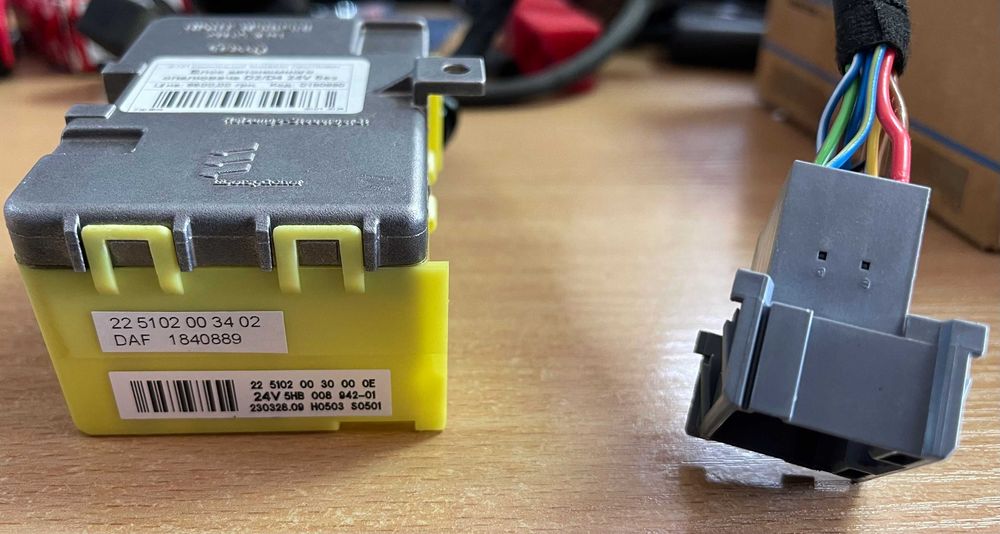 Блок керування,з поверненням старого Airtronic D4S 24V 225102003402