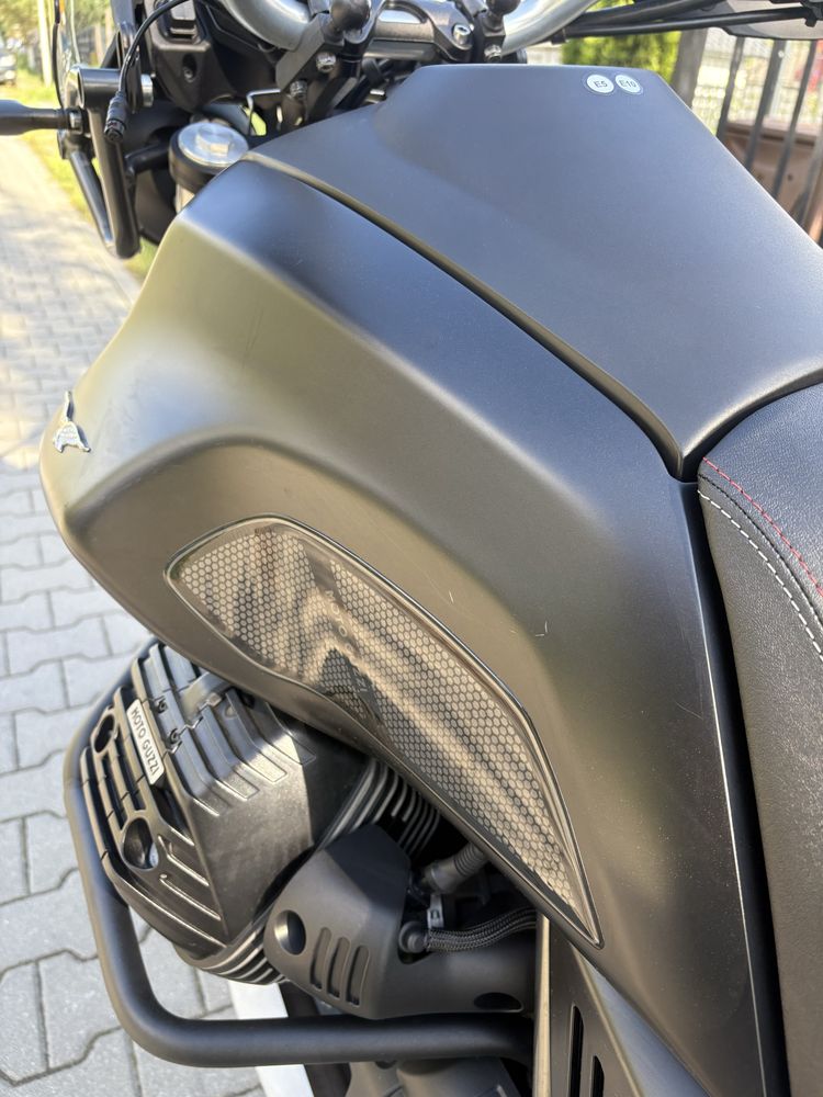 Moto Guzzi V85TT rocznicowy Nero Etna GWARANCJA do 10/2025 ZAMIANA