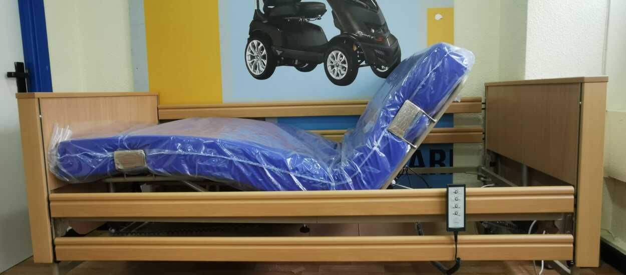 Vendo cama articulada eléctrica com Colchão anti escaras como nova