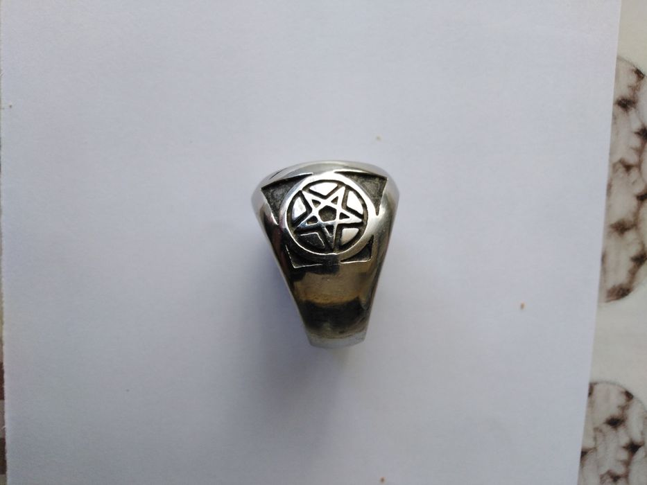 Anel em aço com pentagrama