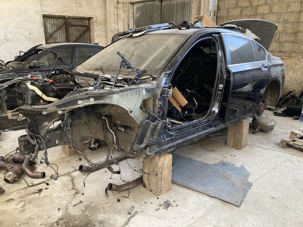 BMW F01/02 N63b44b акпп балка радіатори дифузор