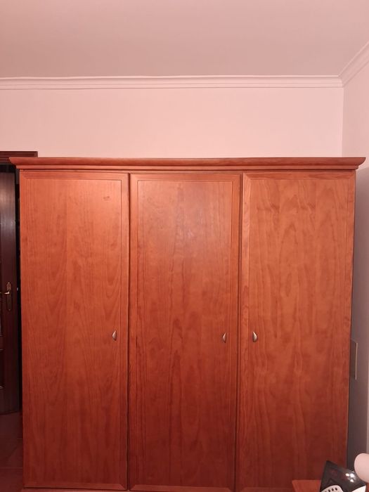 Guardafato/Roupeiro em Madeira