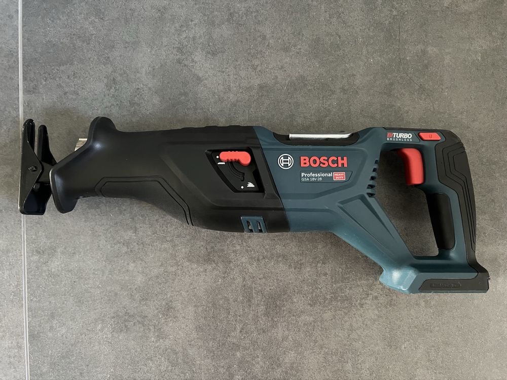 Безщіткова Акум.шабельна пила Bosch GSA 18V-28