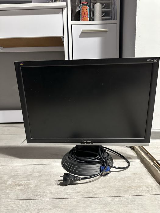 Монітор для компьютера і мишка