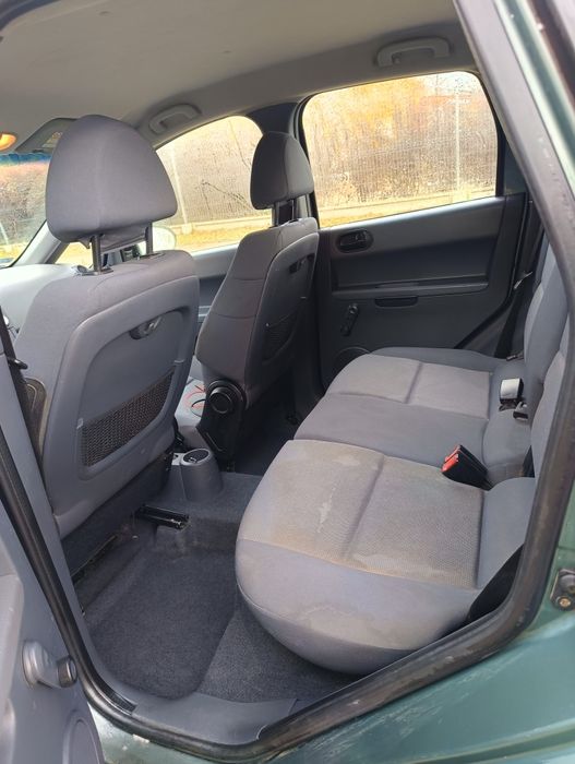 Mitsubishi Colt 1.1 benzyna polift Bt na rok