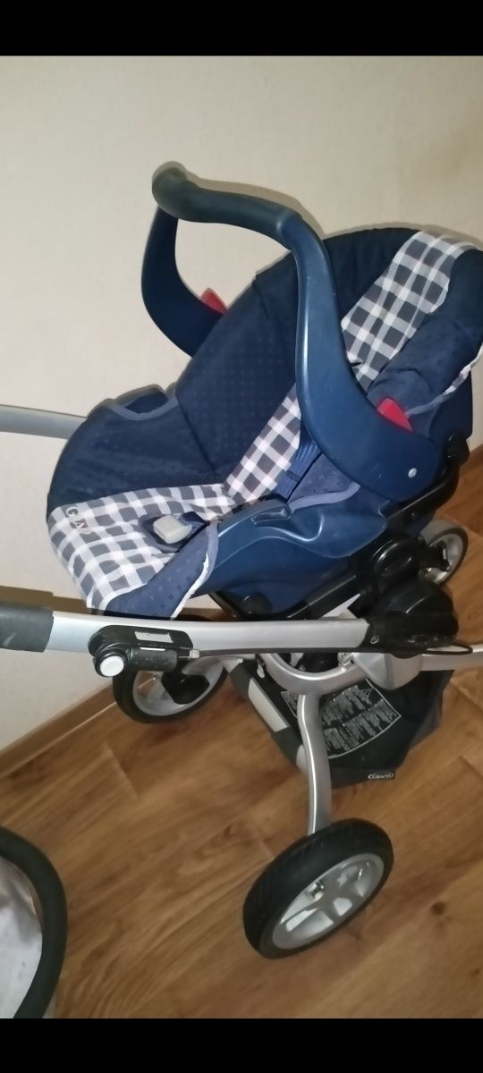 Продам каляску Graco symbio