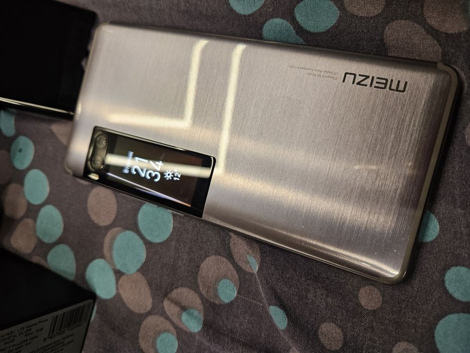 Meizu pro 7 plus 64гб. 6 озу