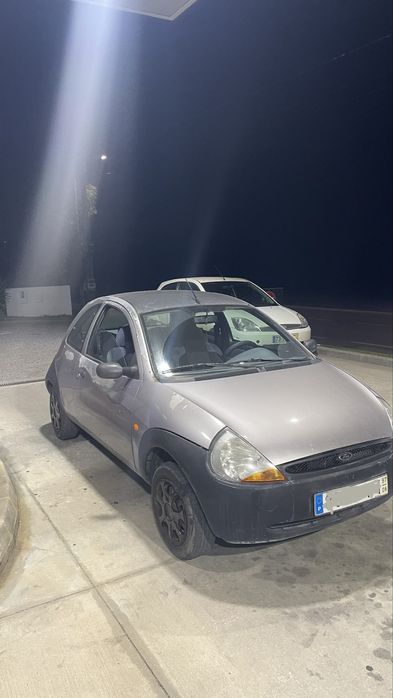 Carro Ford KA . .