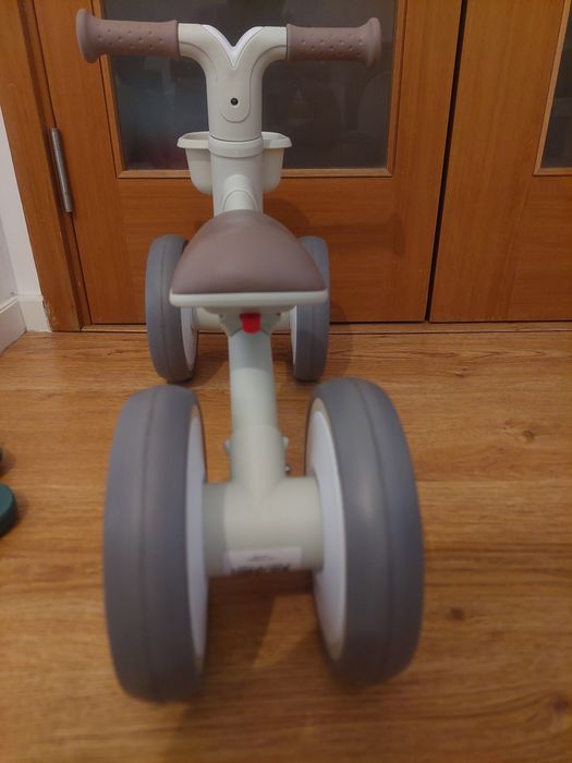 Triciclo / Bicicleta sem pedais KikkaBoo