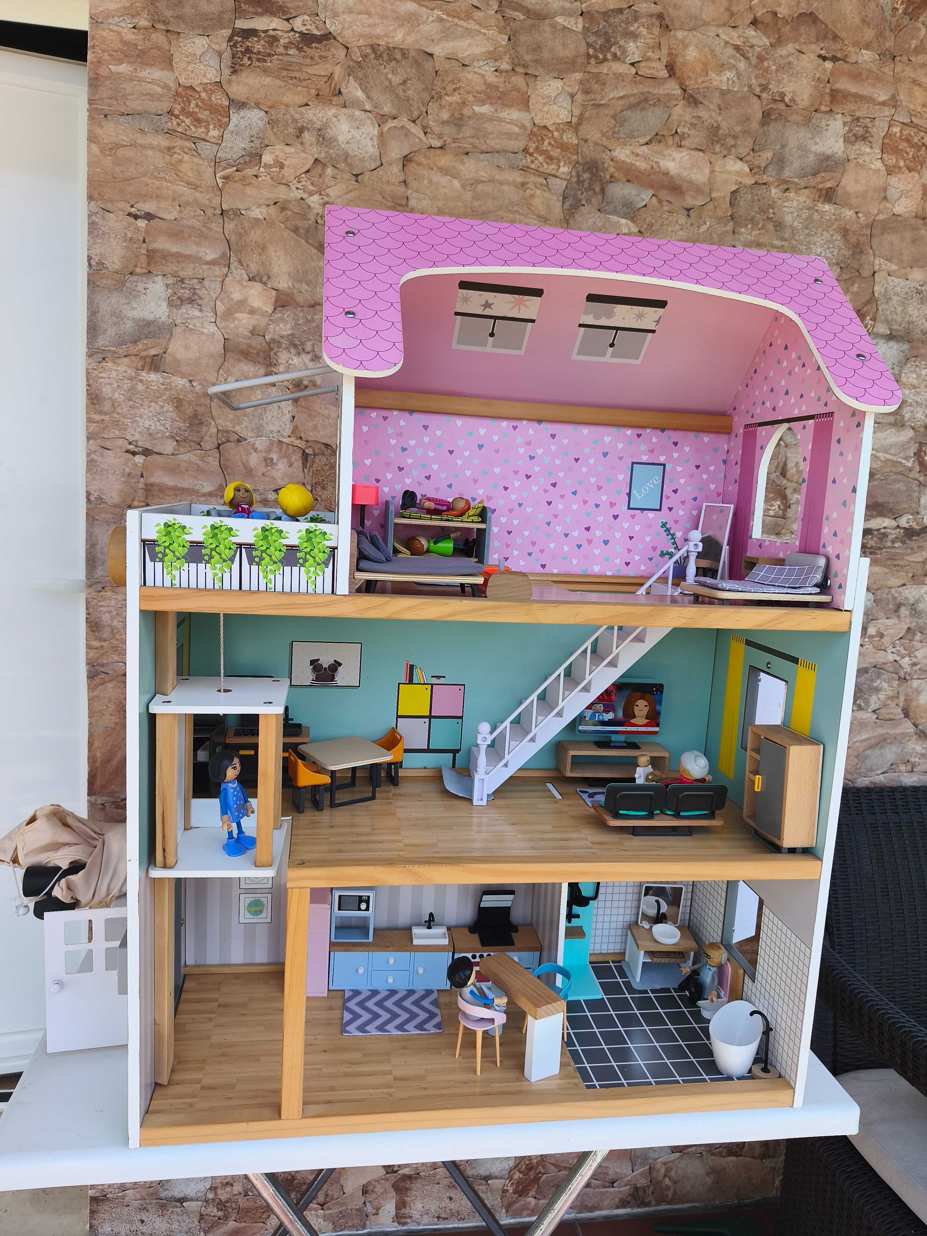 Casinha de Madeira completa e com extras