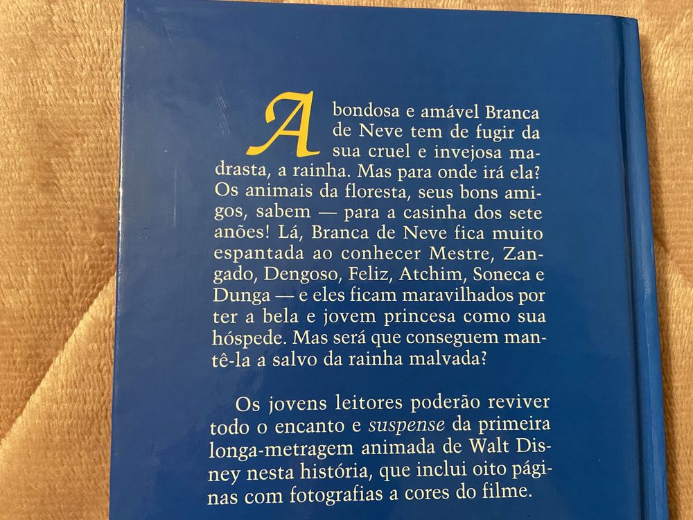 Vendo livro da Branca de Neve e os Sete Anões